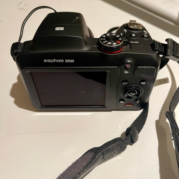 Camera - Kodak easyshare Z5120 and various other camera items, 2 lenses - Picture 4 of 12